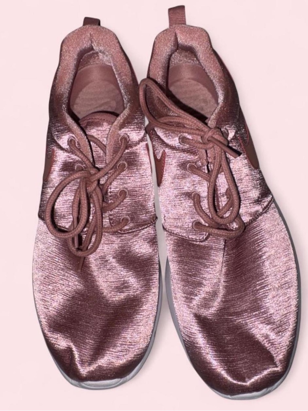 Nike Roshe Run Metallic Pink Sneakers